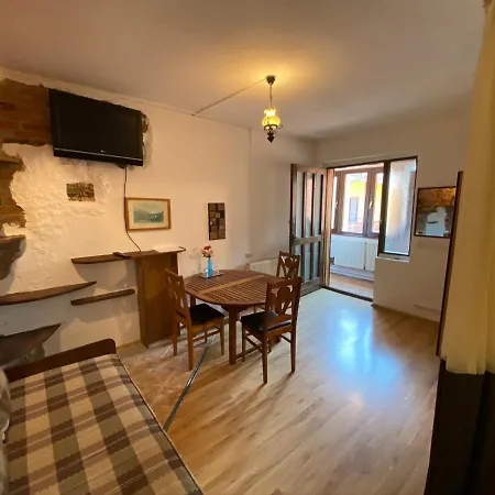 Casa Marieta,brasov בית הארחה בראשוב